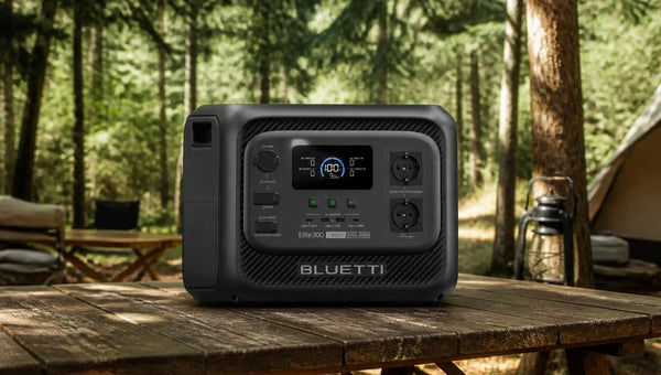 BLUETTI Elite 300 stazione energia su tavolo picnic